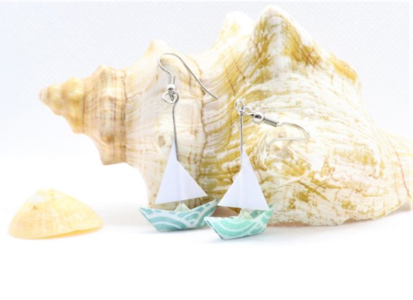 Boucles d'oreilles bateaux à voile en origami