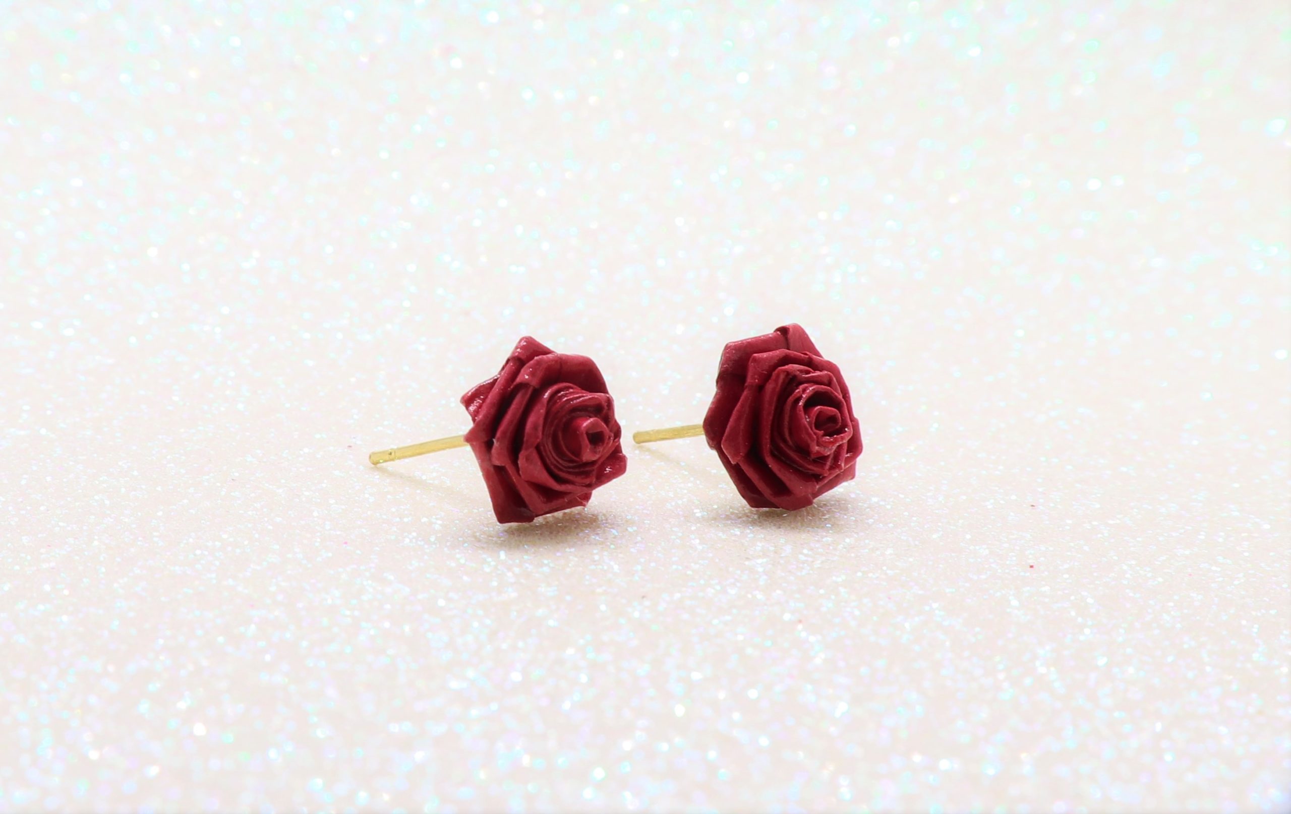 Clous d’oreilles origami roses